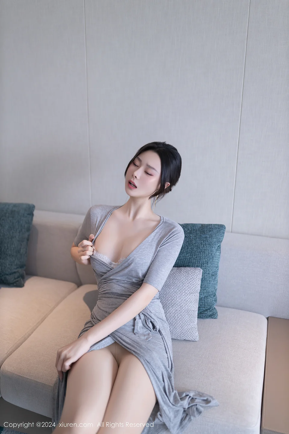 秀人网 - 小逗逗 吸乳人妻 [81P-813MB]